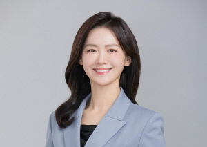 이수경 빙상연맹회장, 내년 동계올림픽 선수단장 내정…여성 최초
