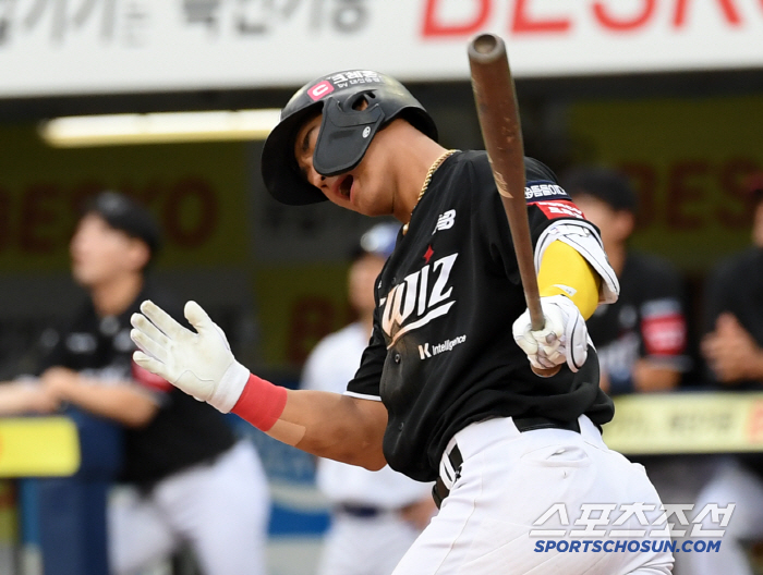 '24억 최고 몸값' 외국인 충격 2군행→리그 꼴찌 추락…결단의 시간 오…