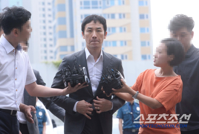 [SC이슈] 윤혜진, '성매매' ♥엄태웅 용서→복귀 찬반 논란에 "어떻게…