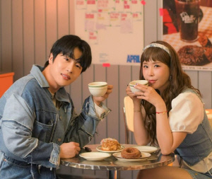 43세 신지♥가수 문원, 오늘 웨딩촬영…내년 결혼 발표 [공식]