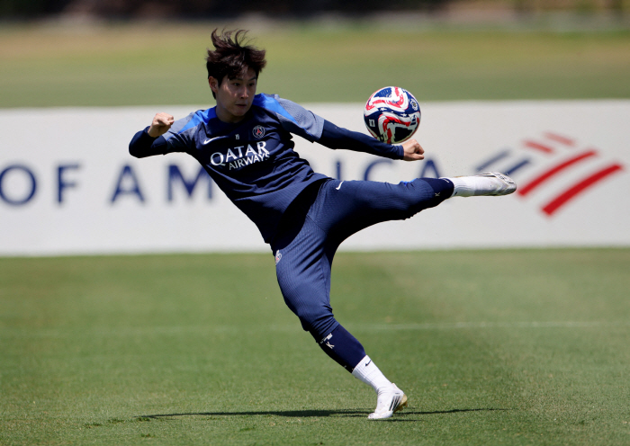'다들 궁금하지, 몇 주 안에 공개된다' 미궁에 빠진 이강인(PSG) 행…