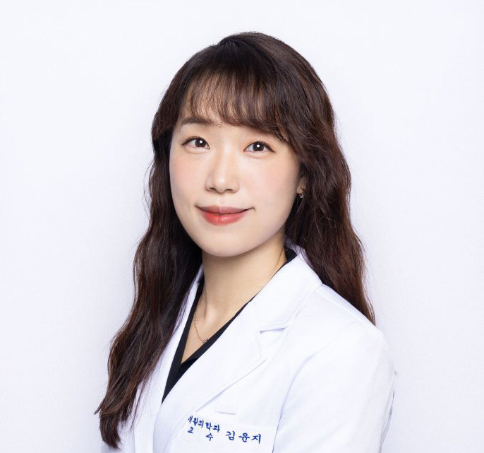 트럼프 대통령 계단서 '삐끗'…혹시 '이 질환' 때문?