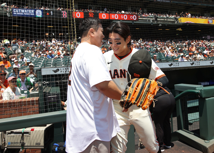 'KBO 레전드', 이정후 뛰는 ML 구장에 떴다…"K-응원 저력 느꼈다…