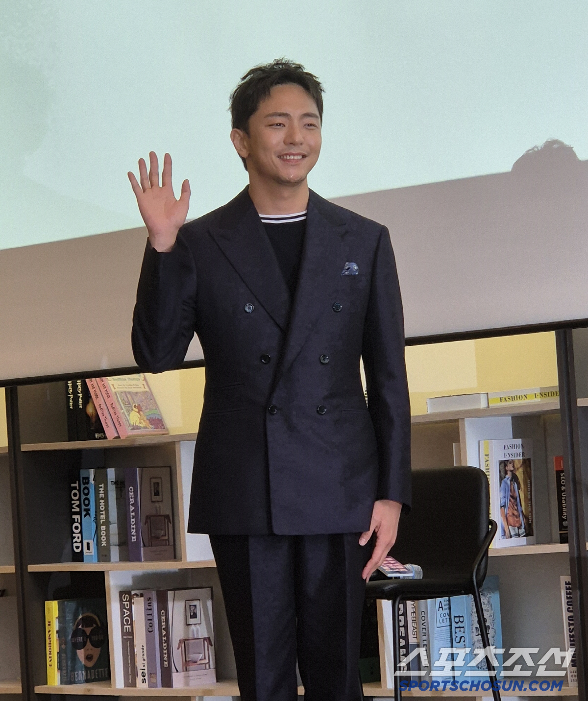 '어쩌면 해피엔딩' 박천휴 작가 "오늘 아침에도 토니상 트로피 보며 밥먹…