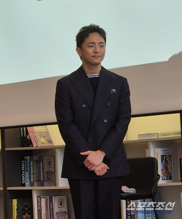 토니상 6관왕 '어쩌면 해피엔딩' 박천휴 작가 "뉴욕 주인공들이 한국어 …
