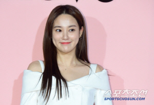 지드래곤 열애설 부인 후…이주연 