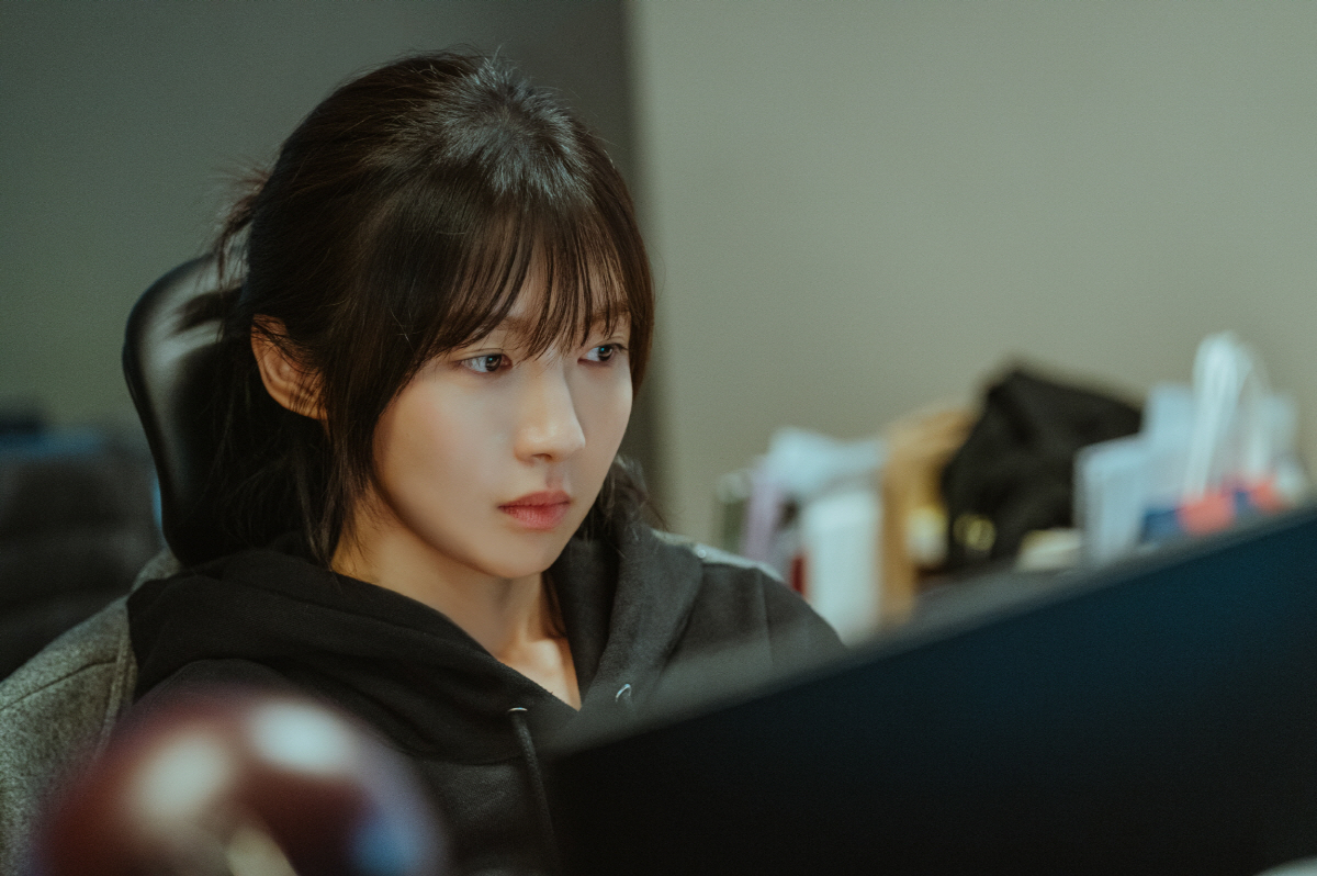 [SC현장] 'MZ 사원' 주현영, '공포 유튜버' 변신…'괴기열차'로 …