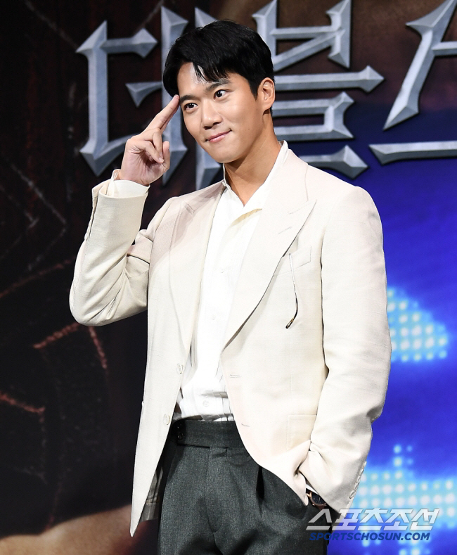 하석진, 가짜뉴스에 당했다…트럼프와 엮인 사진, 대체 뭐길래(브레인 아카…