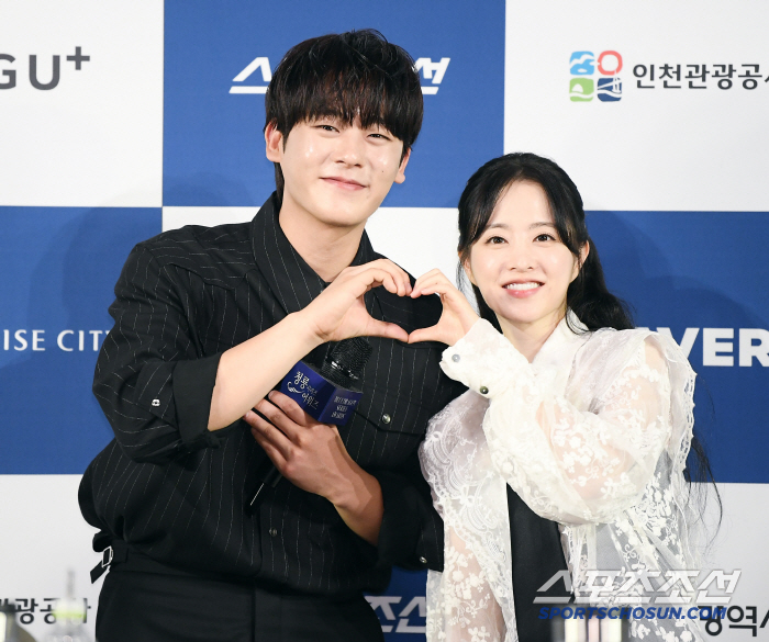 [SC현장] "청룡의 무게감, 느낄 수 있어 행복"..신동엽→박보영, 남…