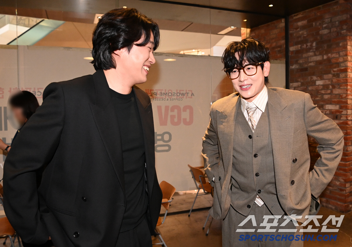 [포토] 안재홍-임시완, 반가운 미소로 대화
