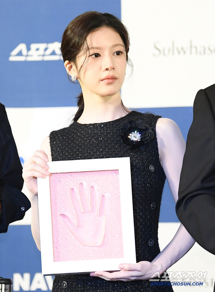 [포토] 고윤정의 청룡 핸드프린팅