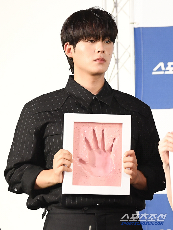[포토] 이정하의 청룡 핸드프린팅