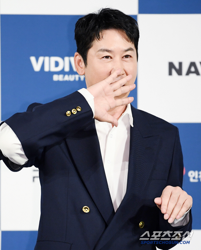 [SC현장]청룡 핸드프린팅 맞아? 덕밍아웃에 섭외전까지…"출연 기사 부탁…