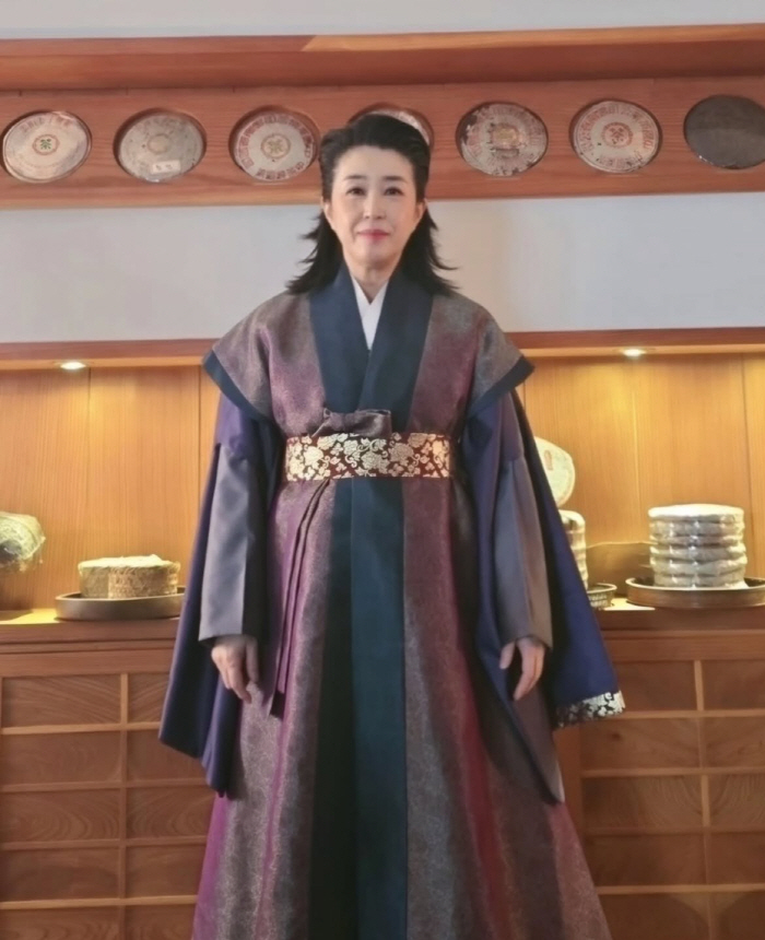 김미경, 칼 든 무속인 동천장군으로..“출발!”