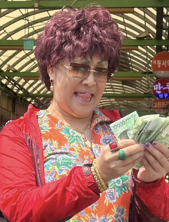 랄랄, 한달에 '억'씩 버는데…