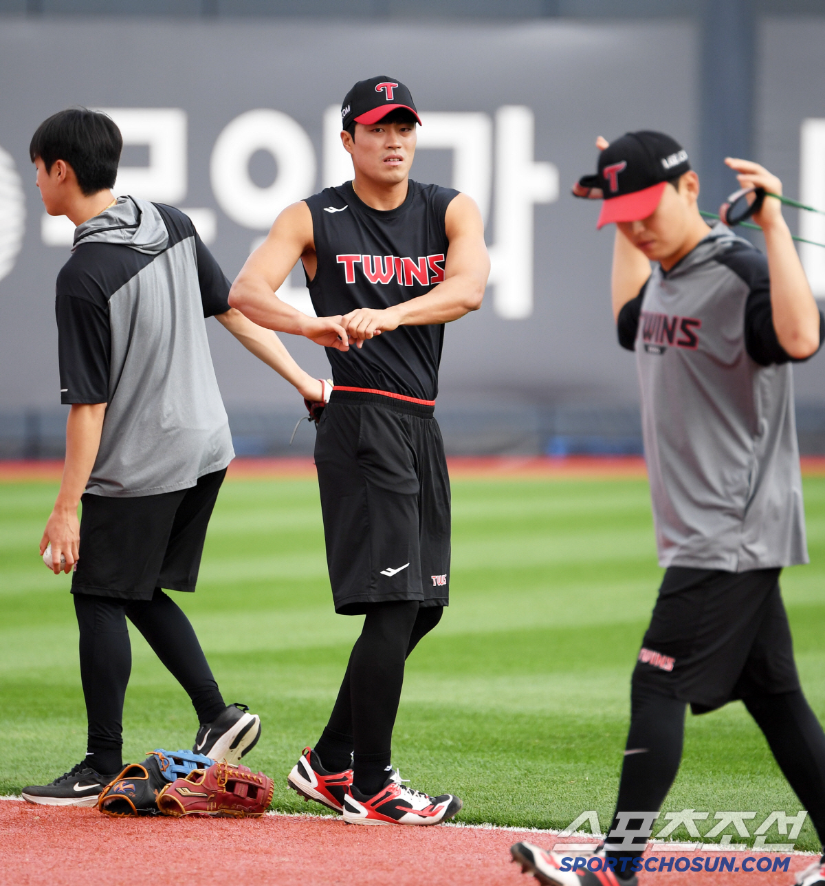 [포토] LG 천성호 '꼼꼼하게 스트레칭'