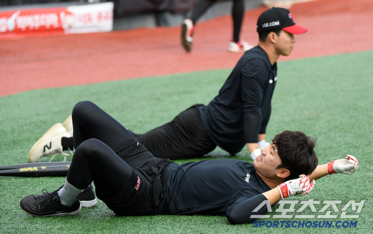 [포토] 박해민 '천성호 놀리는 재미'