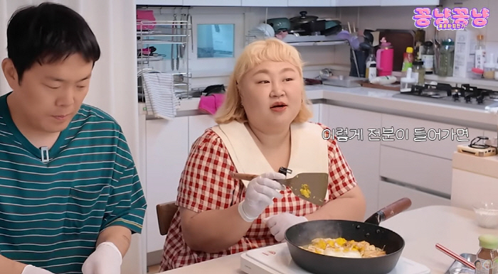 '김민기♥' 홍윤화, 벌써 23kg 감량…'간식 욕구' 위한 '꿀팁' 공…