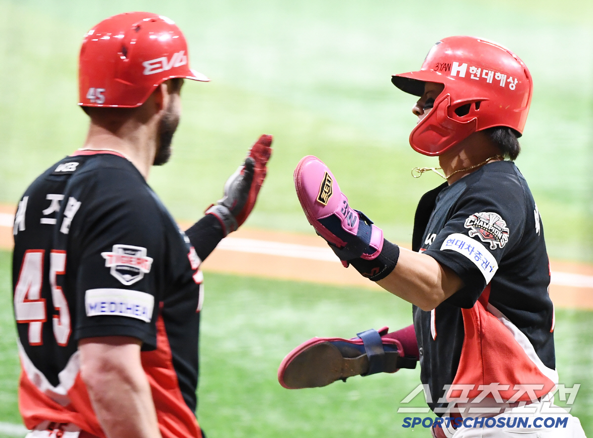 [포토] 선취득점 올린 박찬호