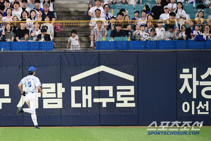 120억 베테랑의 뼈아픈 펜스까지 공 빠뜨리기. 가라비토에게 진 한화, …