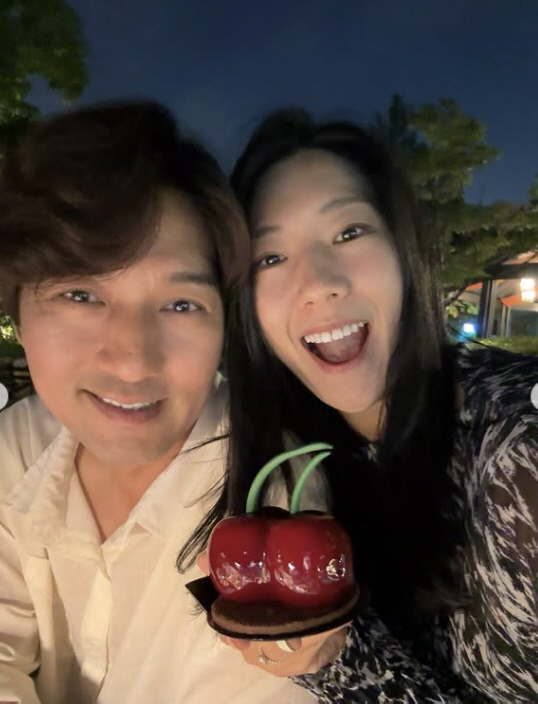 이필모, 인생 잘 살았네...♥서수연+두 아들에 둘러싸여 '성대한 생일파…