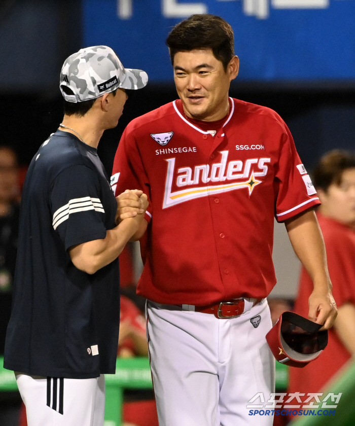 노경은 최고령 100홀드 달성→'40대 동료' 고효준 깜짝 등장, 뜨거운…