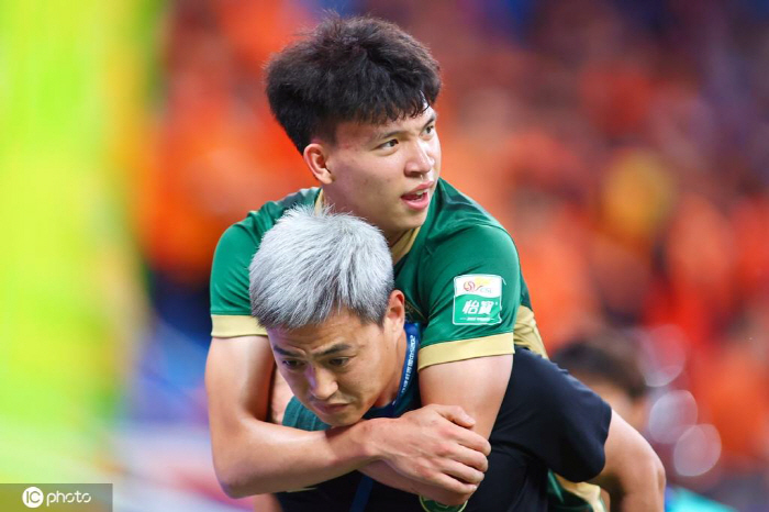 중국 불쌍해 죽겠네...' 中 1위' 역사상 최고의 18세, 한국행 불발? 