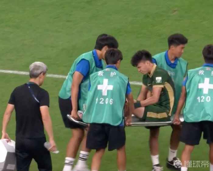 중국 불쌍해 죽겠네...' 中 1위' 역사상 최고의 18세, 한국행 불발…