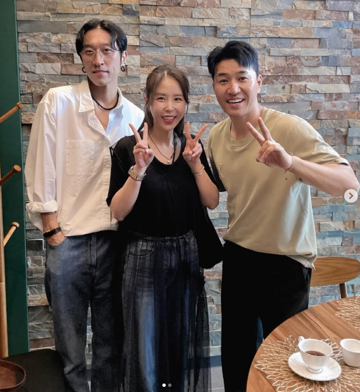 ‘허니문’ 김종민→‘내년 결혼’ 신지…겹경사 코요태, 완전체 재회 “간만…