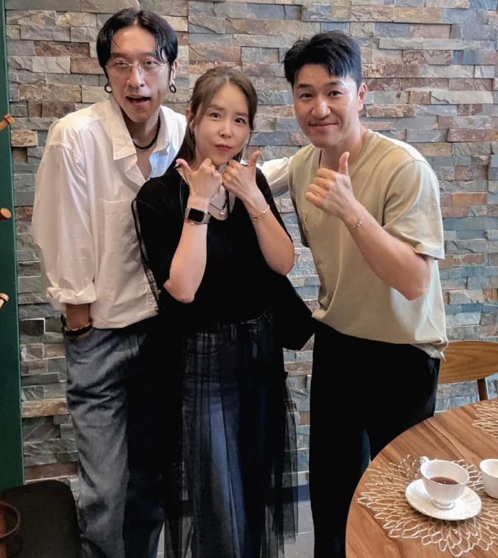 ‘허니문’ 김종민→‘내년 결혼’ 신지…겹경사 코요태, 완전체 재회 “간만…