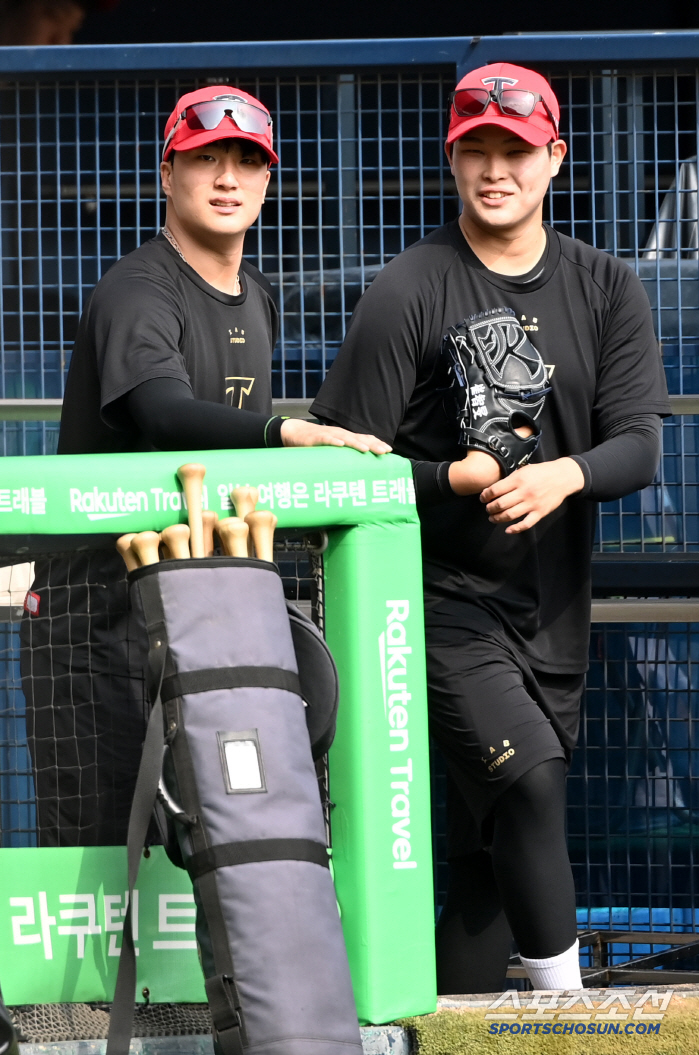 [포토] 정해영 최지민, 밝은 미소로 잠실에