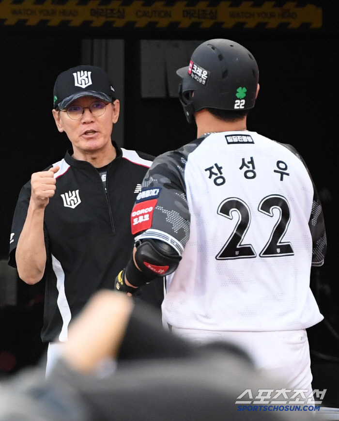 이종범 '예능 사령탑' 충격 이적  → 이강철 감독 입장은.. "감독 되…