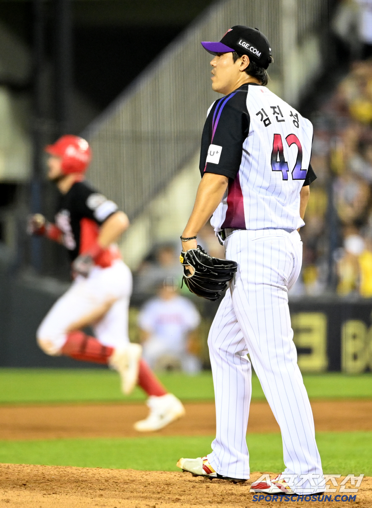 [포토] 김진성, 위즈덤에 동점 솔로포 허용