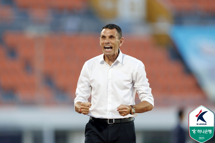 [K리그1 리뷰]"지는 게 뭐죠?" 전북, 콤파뇨 멀티골로 김천 2-1 …