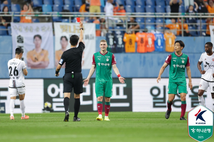 [K리그1 리뷰]"지는 게 뭐죠?" 전북, 콤파뇨 멀티골로 김천 2-1 …
