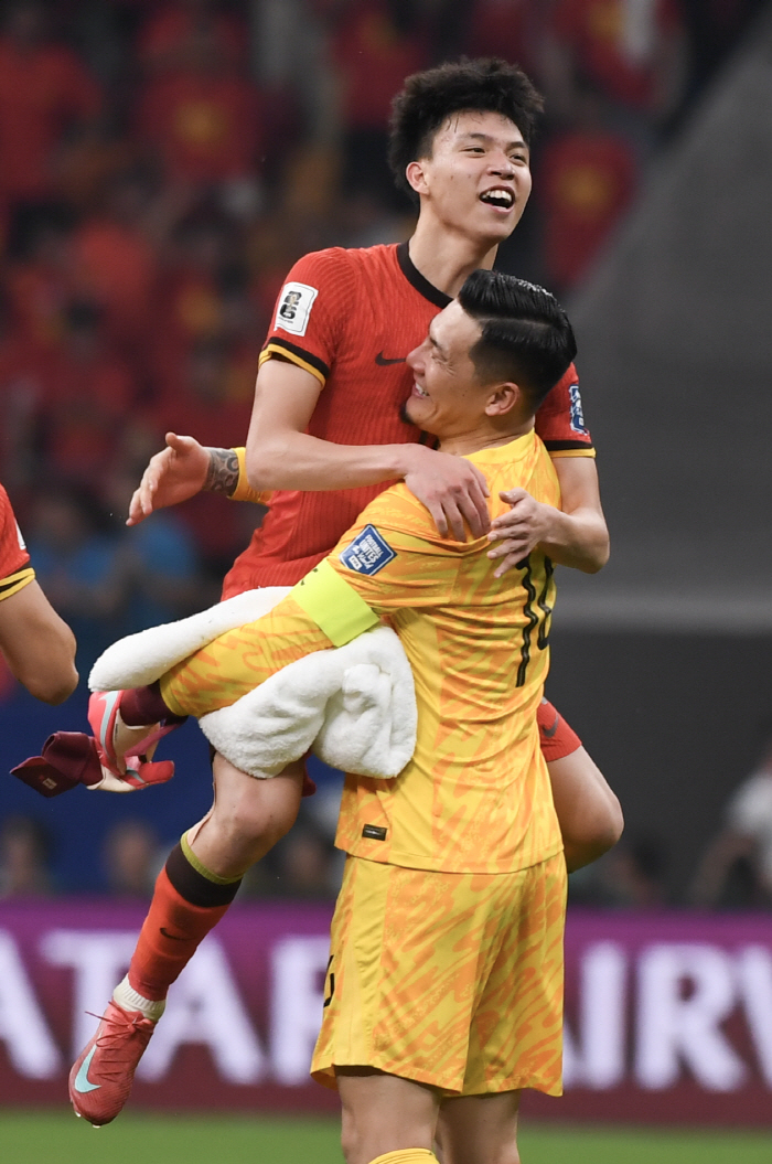 3경기 나선 게 전부인데…19세 초신성 AFC 외면에 뿔난 中 궤변 "이…