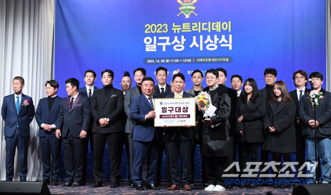 이종범 코치와 최강야구는, KBO리그와 팬들을 기만했다...이제 프로 타…
