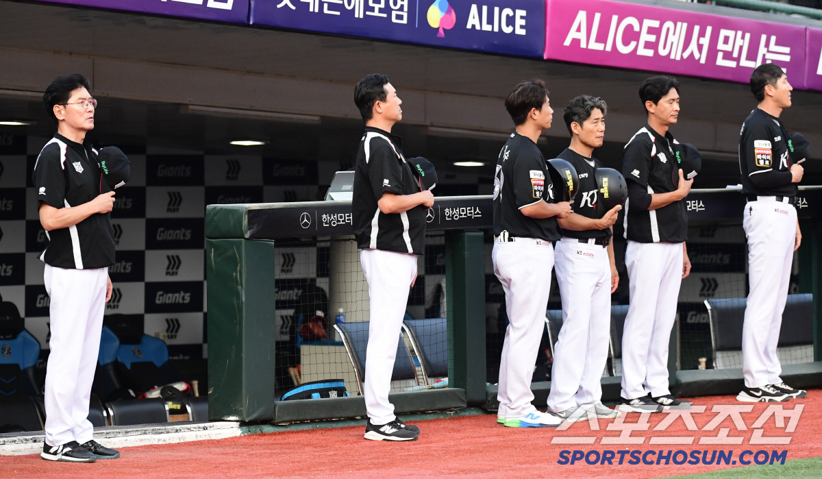 '프로 위에 예능?' 근본 없는 최강야구의 만행, 왜 이종범은 최악의 수…