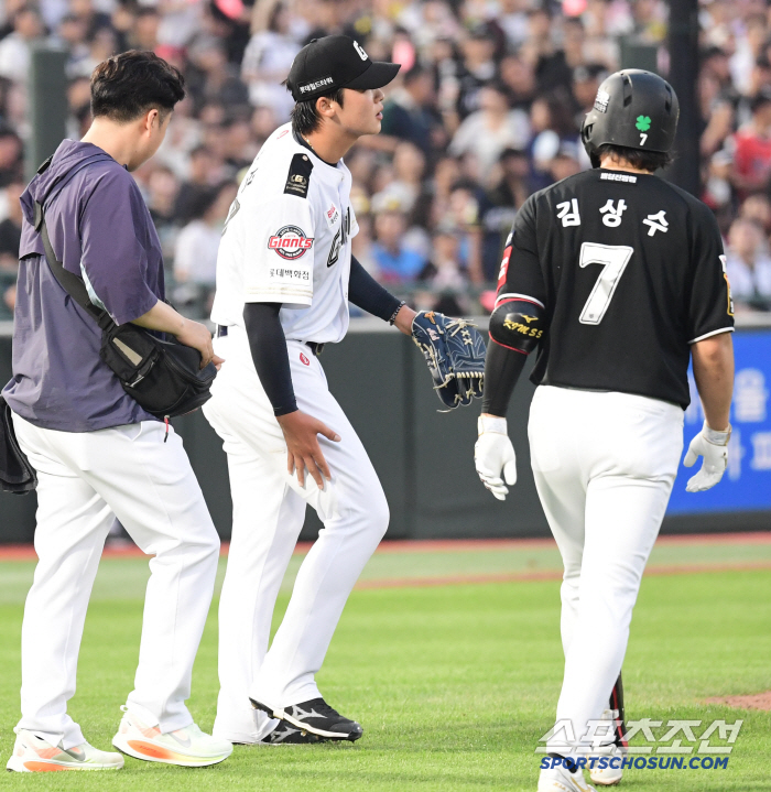 "도와줬어야 하는데.." → 김태형 감독, 어린 투수에게 미안했다. '역…