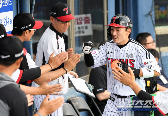 [포토] 신민재 '선취 득점'