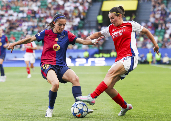 충격! '2년 연속 FIFA 올해의 선수' 스페인 W대표 MF, 유로 출…