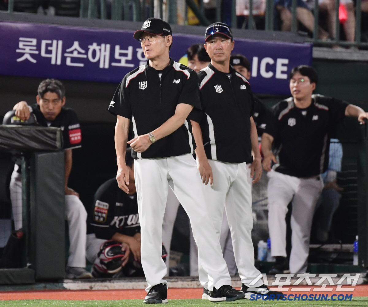 '40승 안착' 이강철 KT 감독 흐뭇 "오원석 커리어하이 축하"
