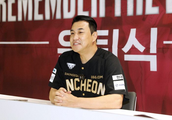 "울지 않겠다"던 다짐도 잠시, '인생 최고의 순간' 재현에 울컥한 김강…