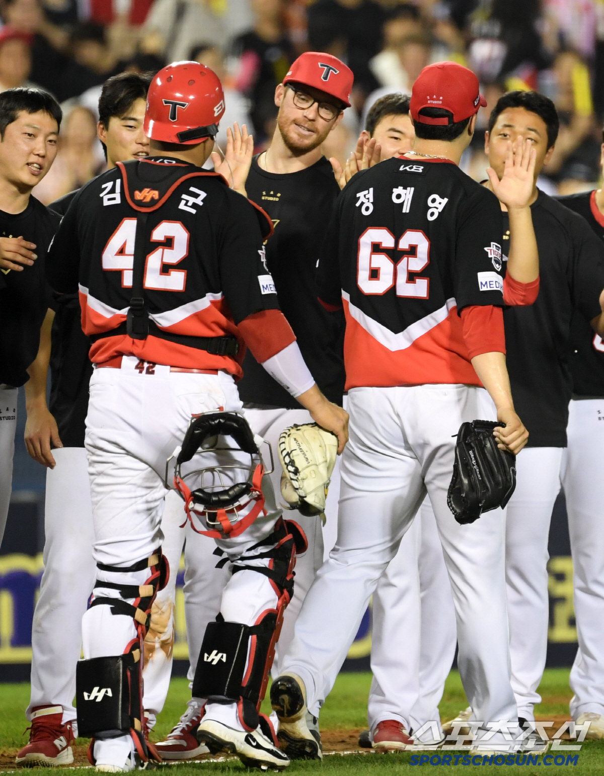 [포토] KIA 김태군-정해영 '승리'