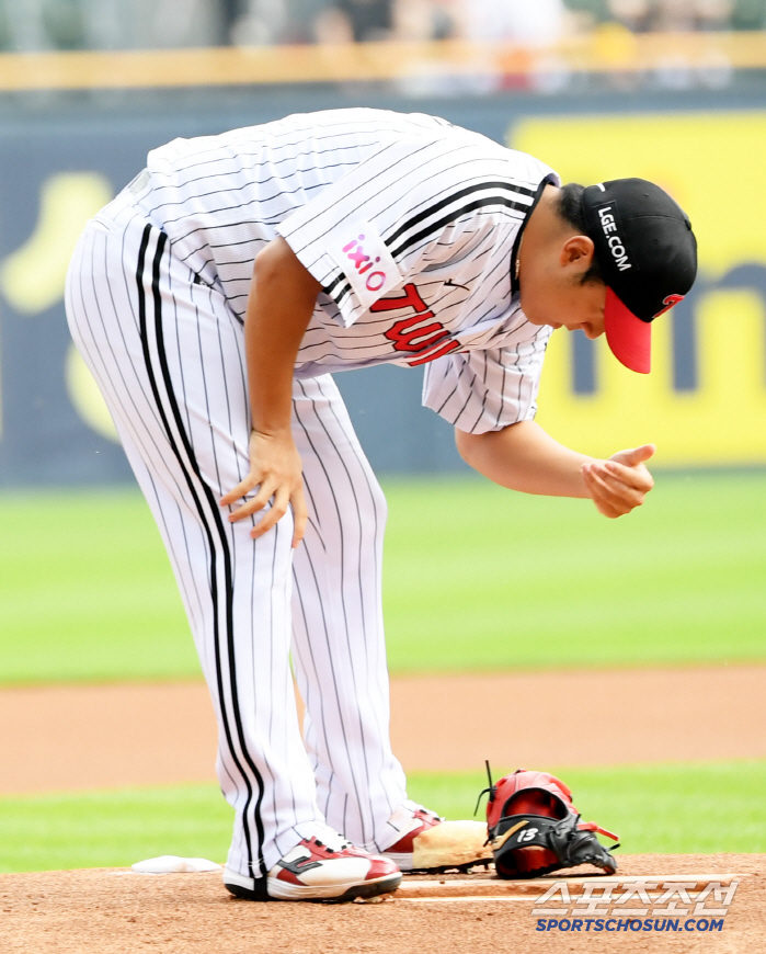 '이럴수가' 3→15위 급락, 7실점 최악투…신인왕 0순위에게 무슨 일이
