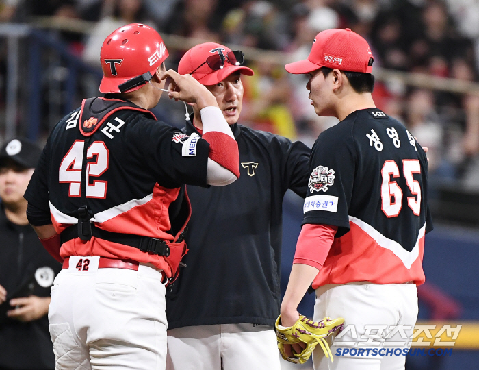 ERA 0.90 신인의 반성, KIA 팬들 열광할 수밖에…"실점 장면 돌…