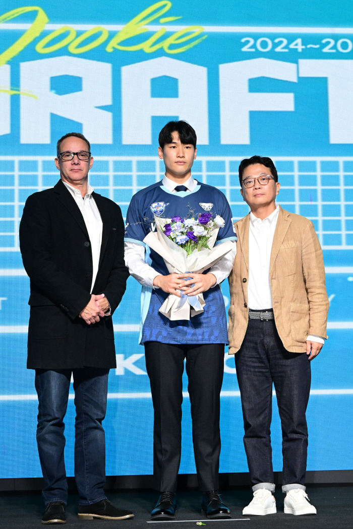 "서브 자신있었는데…" 설렘과 아쉬움 공존한 데뷔전, 2년 차 세터에게 …