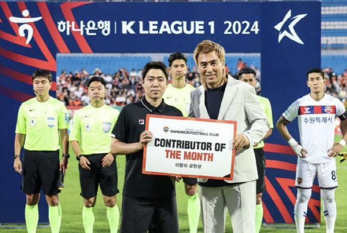 "드릴 말씀이 있습니다.오늘 떠나는 김찬우 A팀 매니저에게 감사를 전합니…