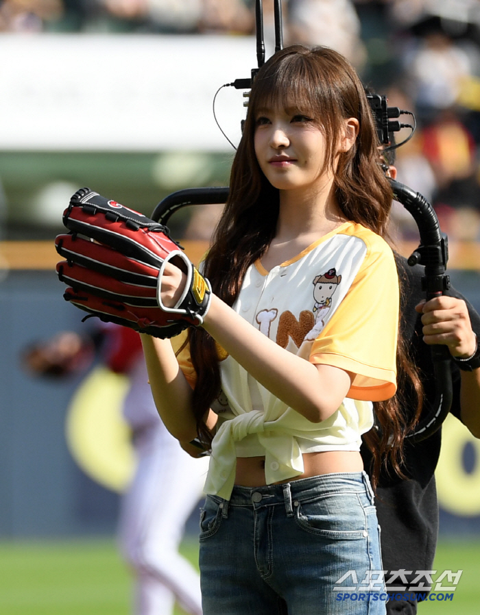 [포토] 아이브 리즈 '미모도 리즈 갱신'