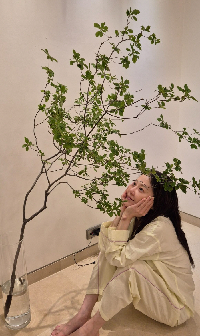 '54세' 고현정, 집에서 리얼 그 자체..민낯에 파자마 차림 '집순이 …